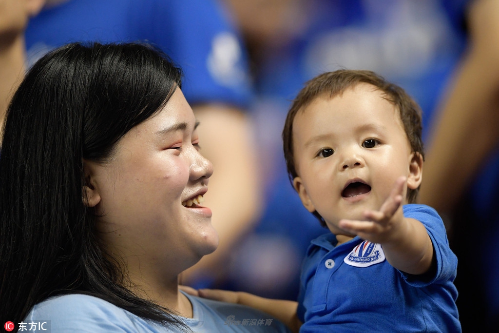 可爱申花小球迷