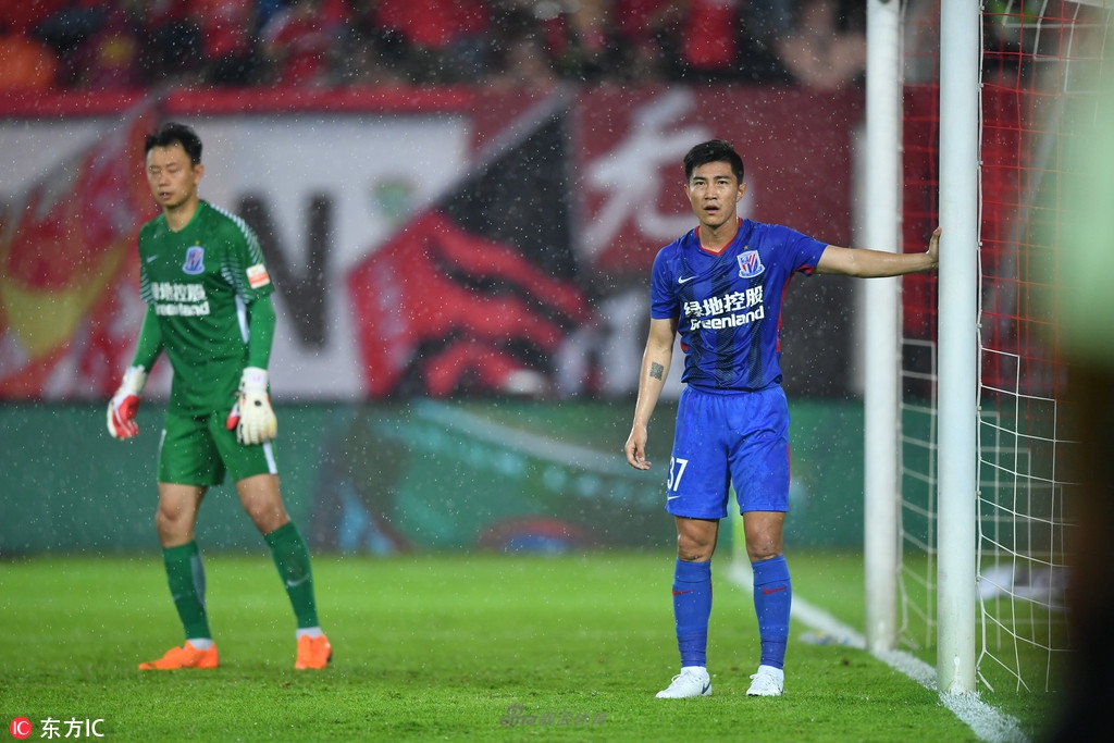 申花球员众志成城