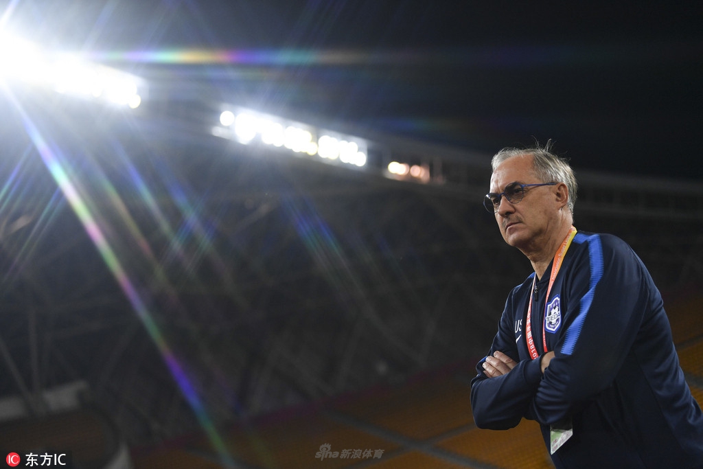 灯光下的施蒂利克