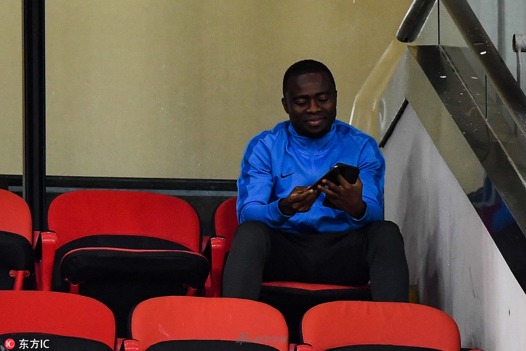 阿奇姆彭看台观战