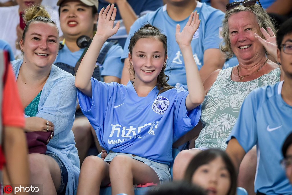 还有外籍球迷？