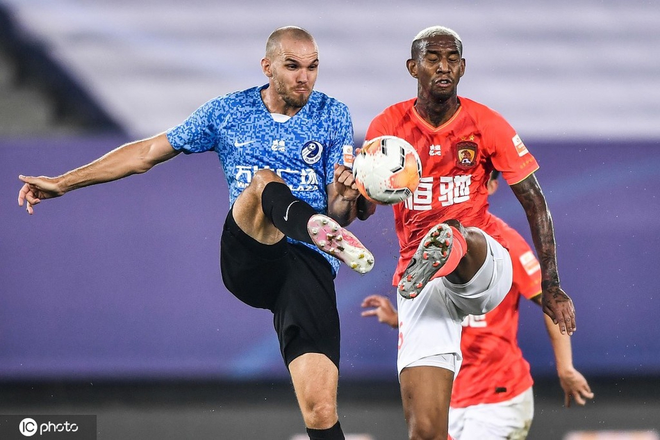 丹尼尔森塔利斯卡出脚争球