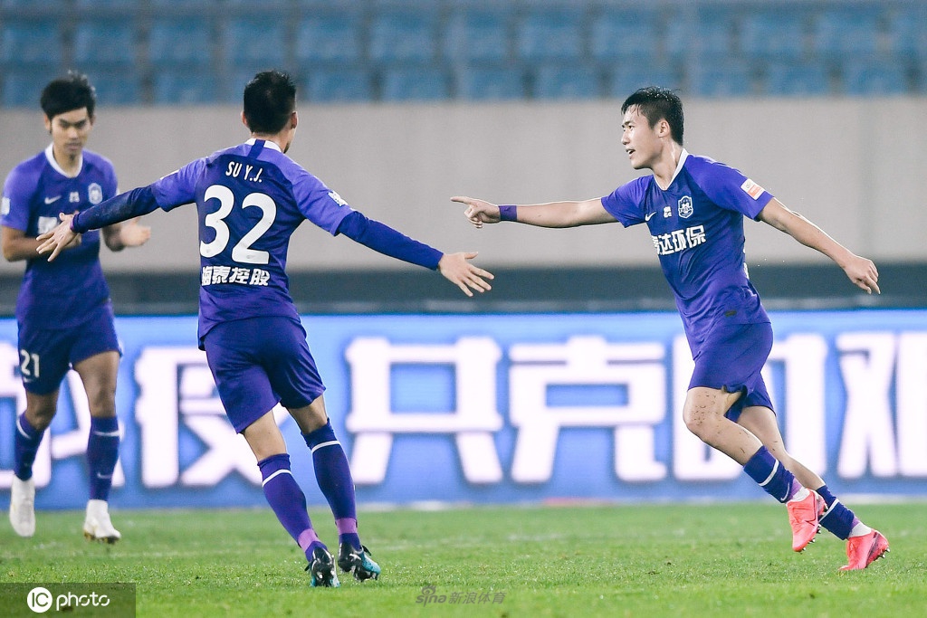 宋岳化身带刀后卫