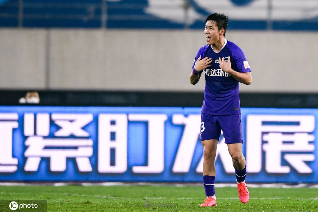 宋岳化身带刀后卫