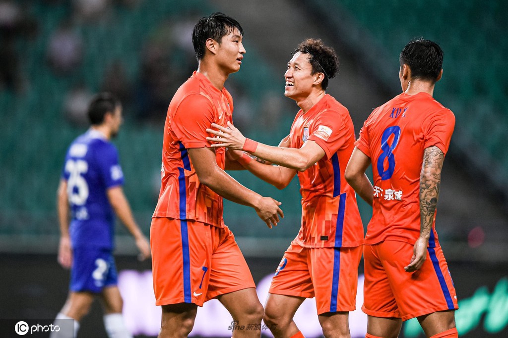 [中超]山东泰山2-1沧州雄狮