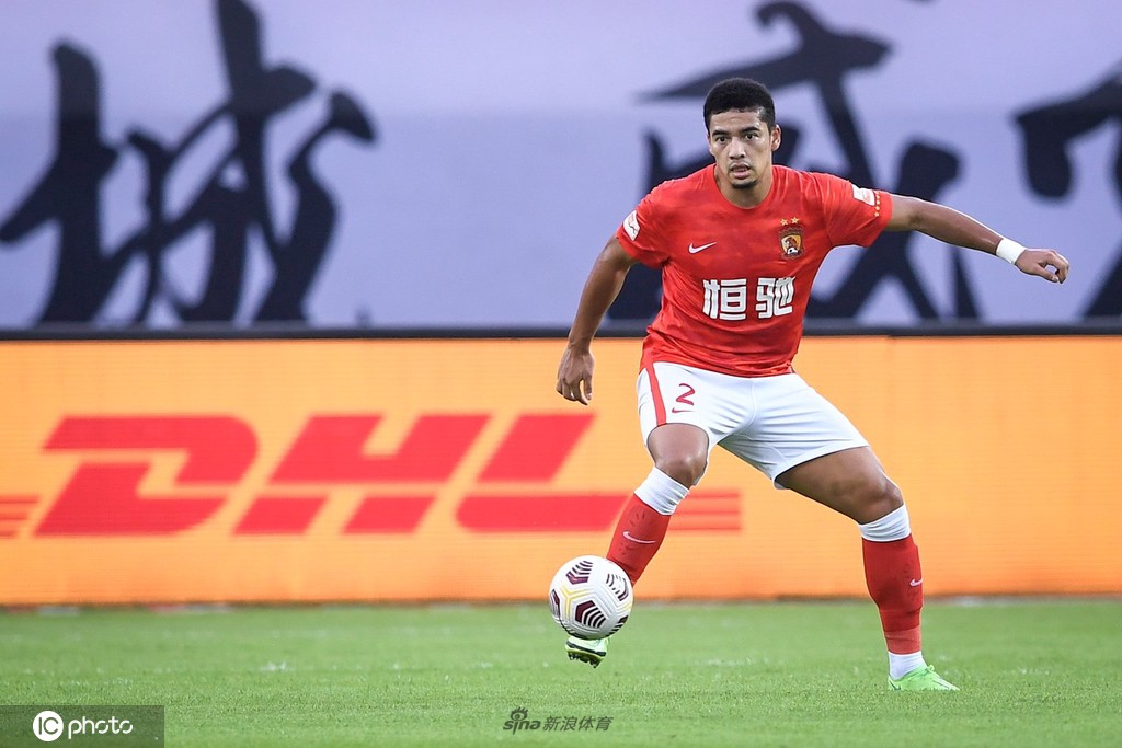 [中超]广州队5-0青岛队 艾克森帽子戏法