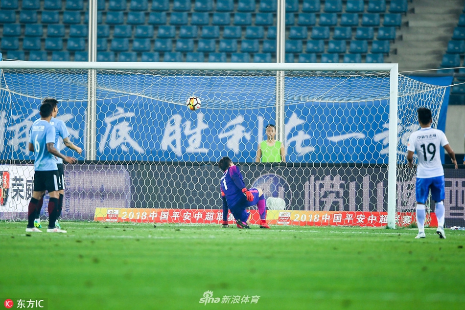 张只能望球兴叹