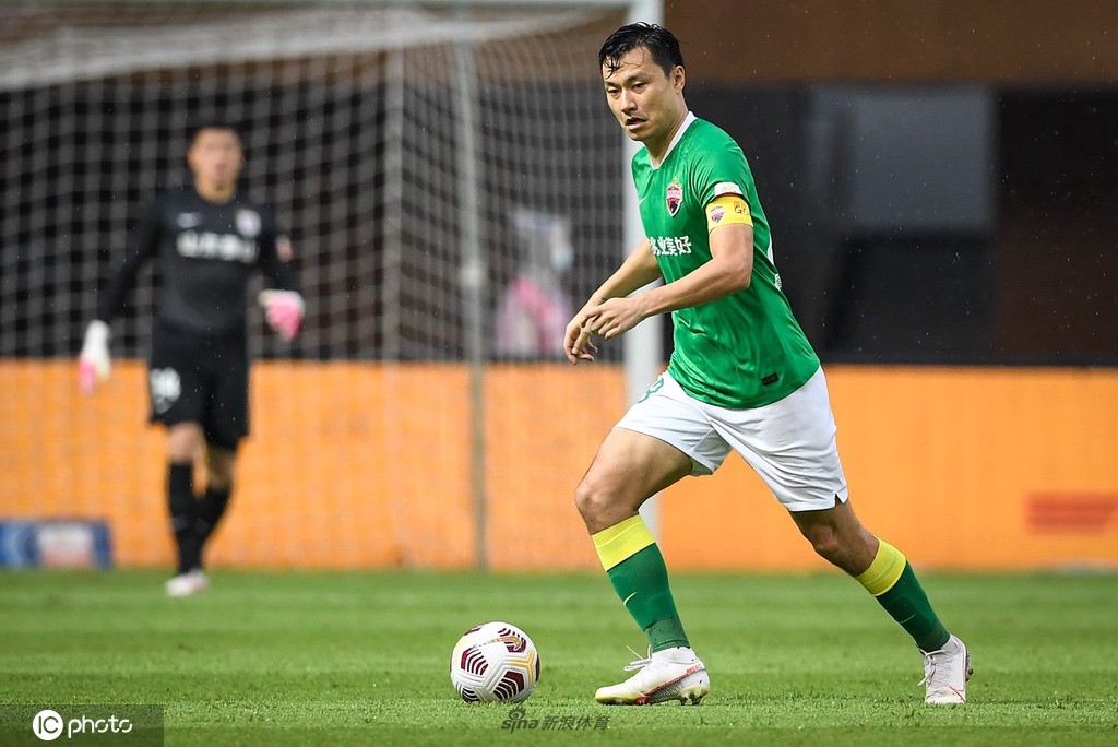 [中超]山东泰山4-2深圳队