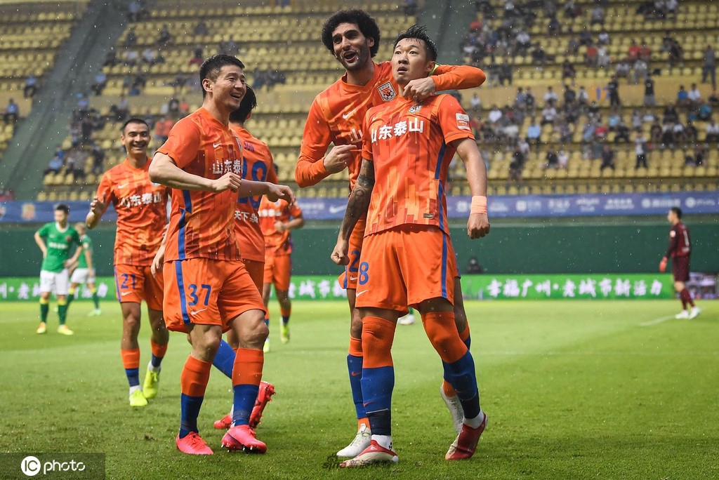 [中超]山东泰山4-2深圳队