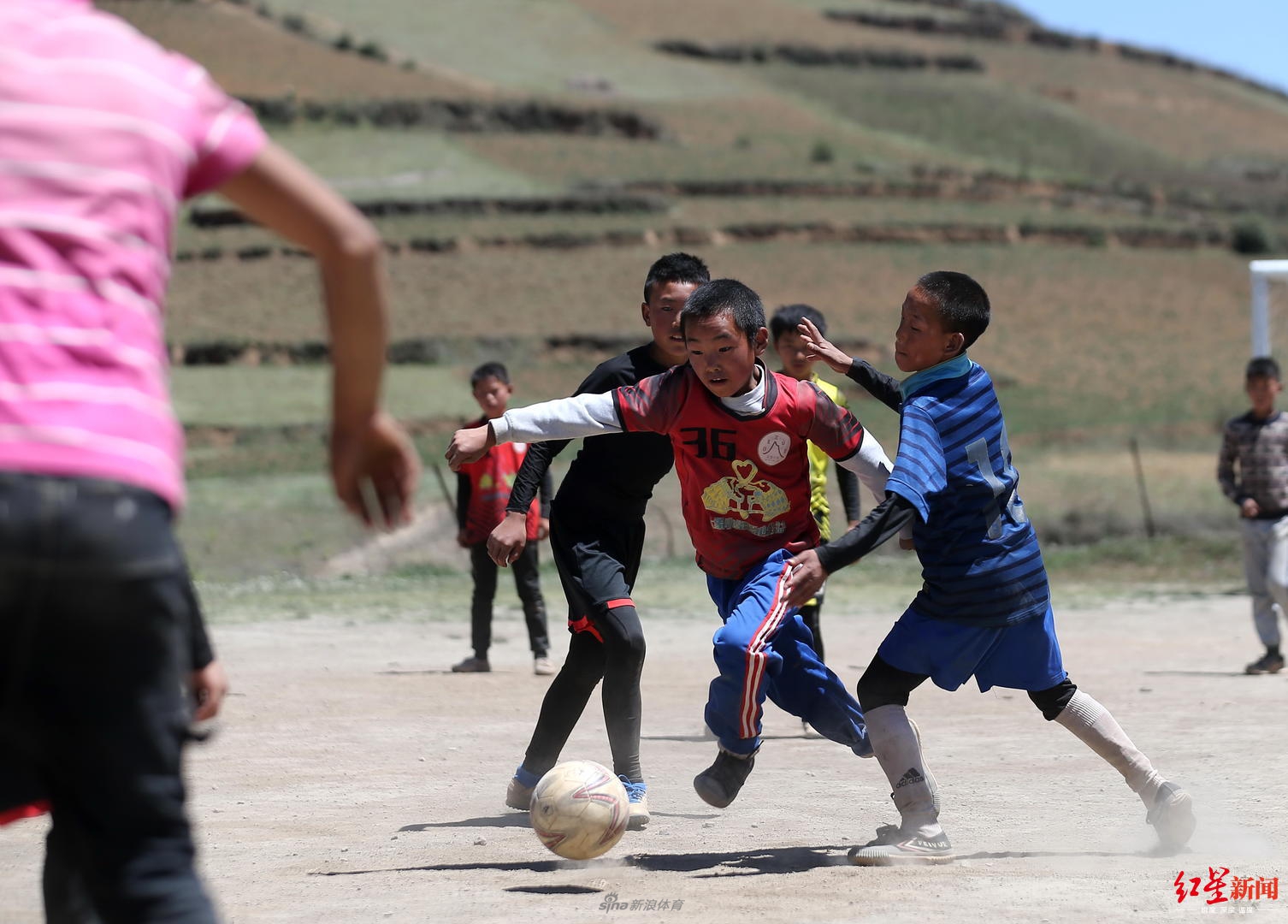 对抗比赛有板有眼