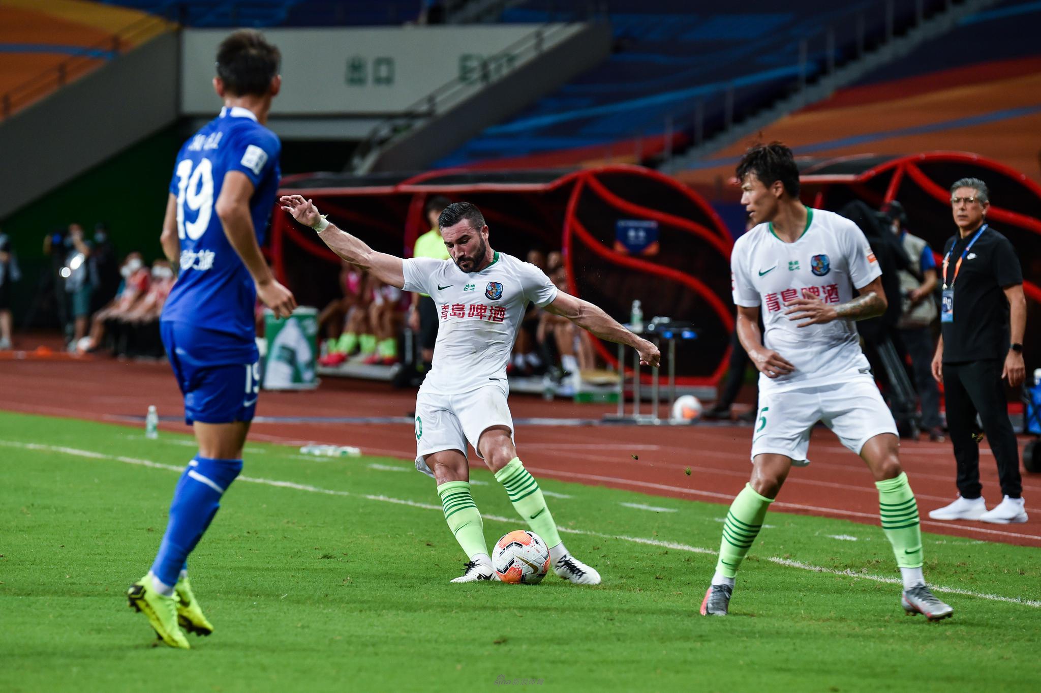 亚历山德里尼传球