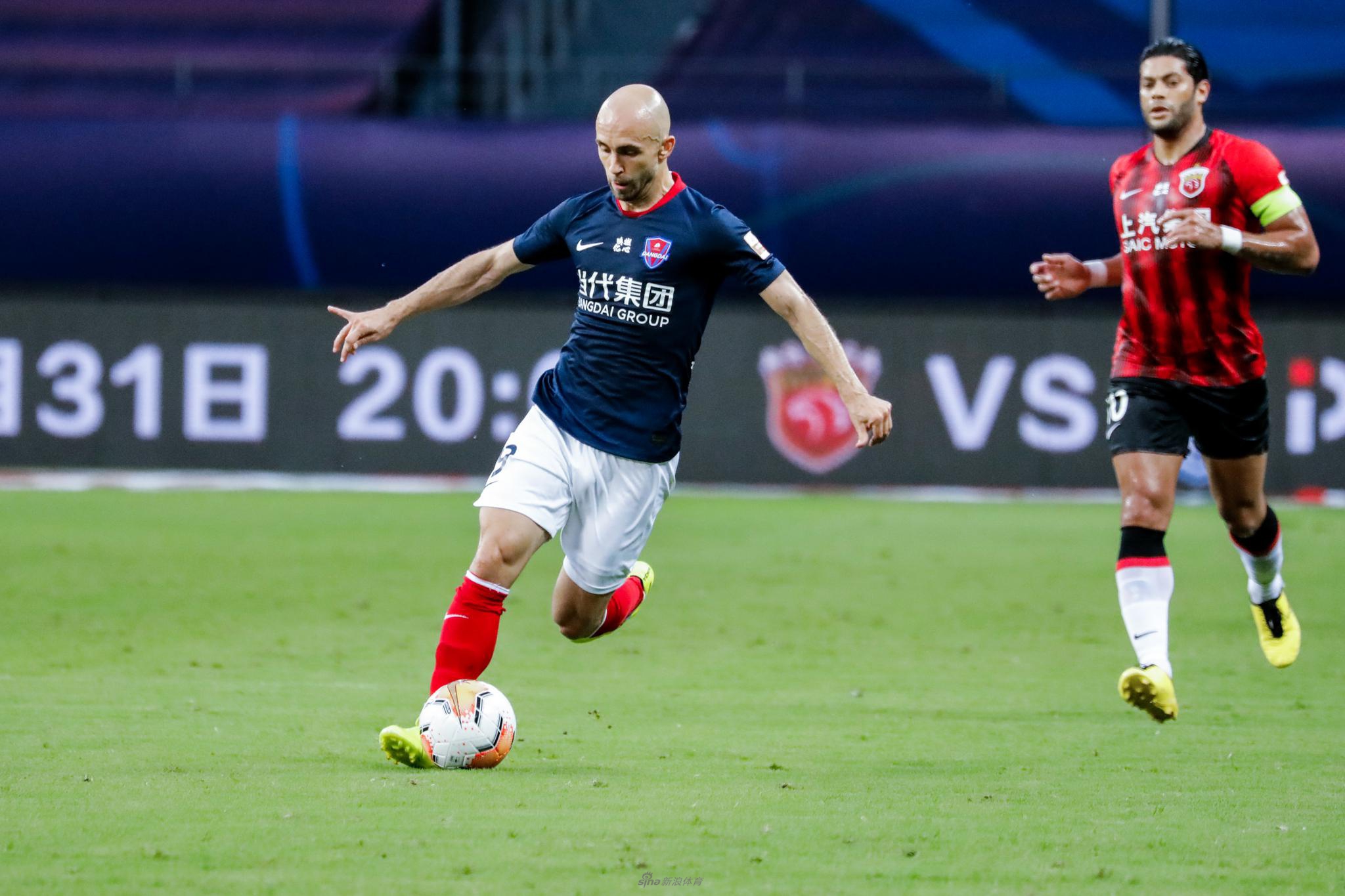 阿德里安组织进攻