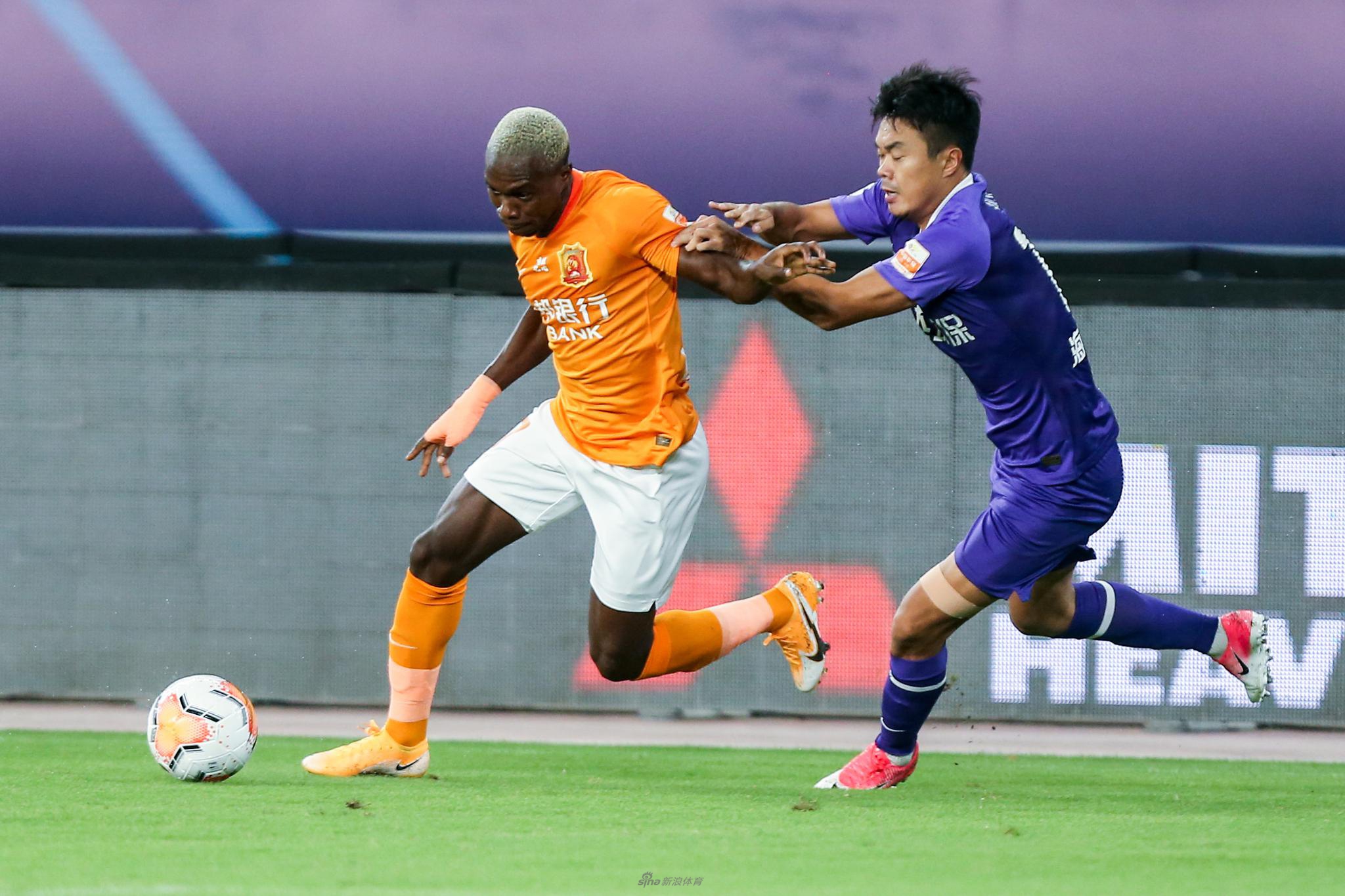 埃弗拉边路逆袭