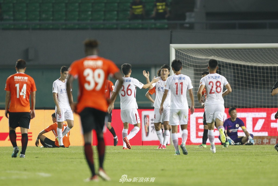 雷文杰打进中超处子球