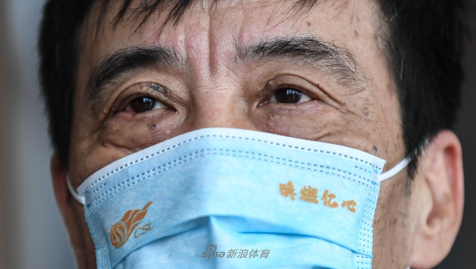 陈戌源接受采访 逐一回答球迷疑问