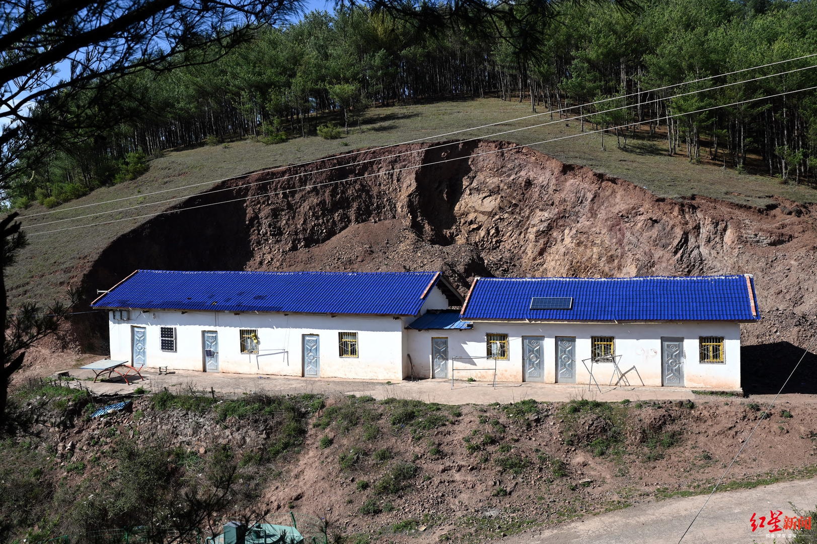 曲比史古挪用了家里的积蓄盖起校舍,现在是老师的宿舍