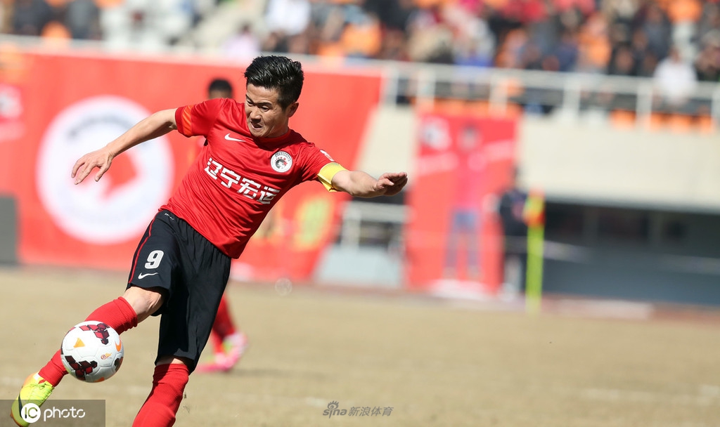 第六名肇俊哲：381场