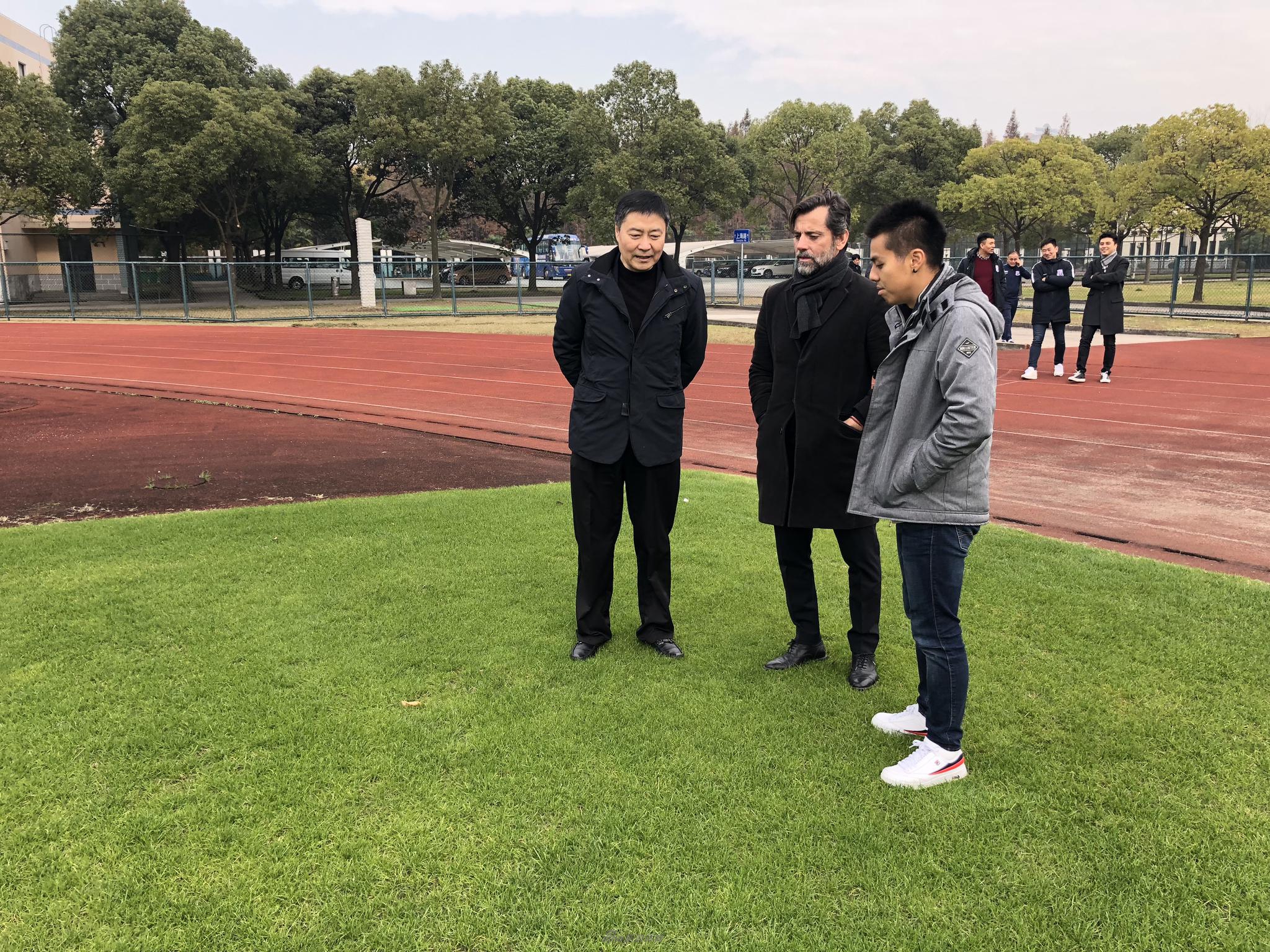 弗洛雷斯来沪考察