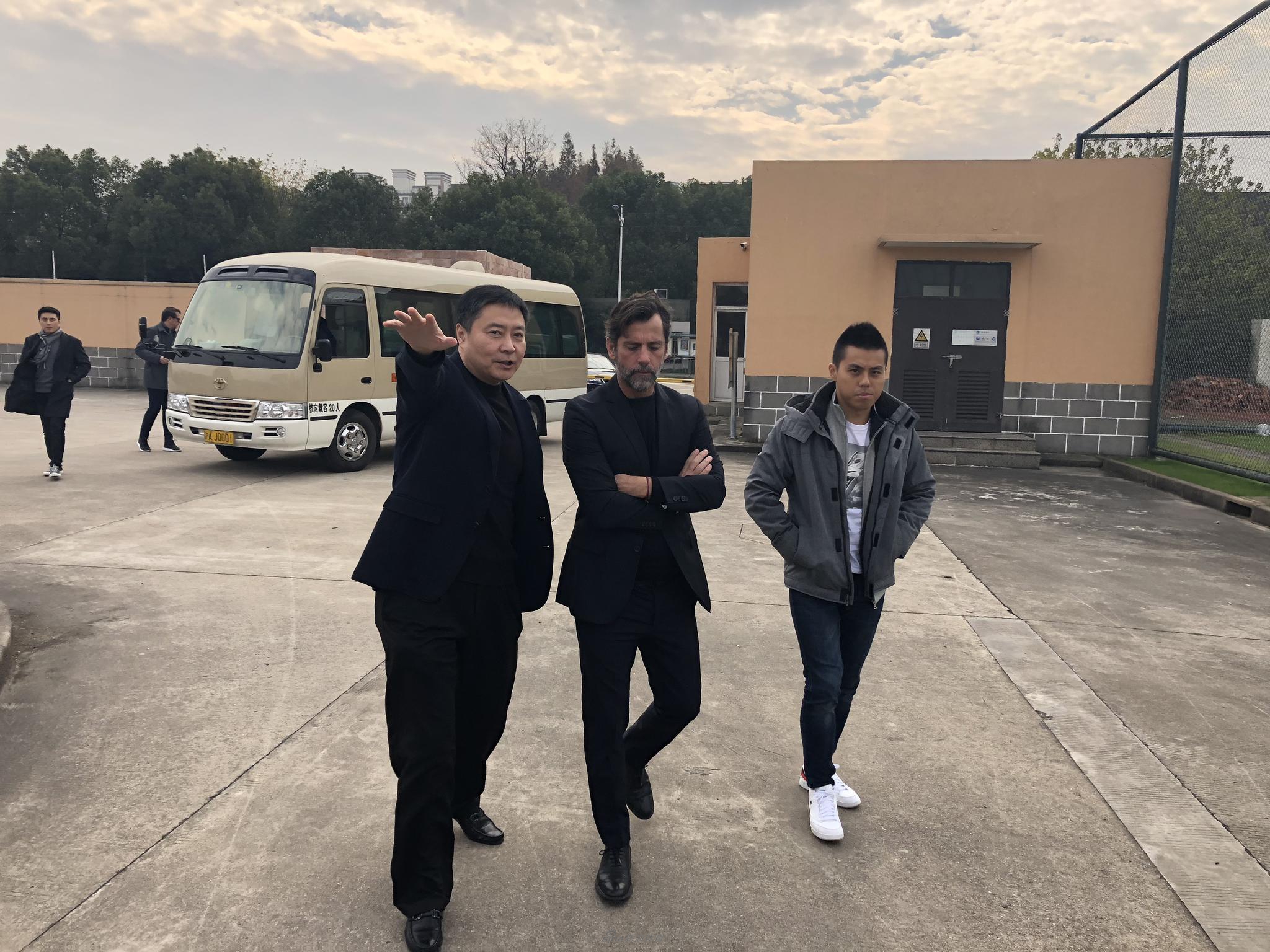 弗洛雷斯来沪考察