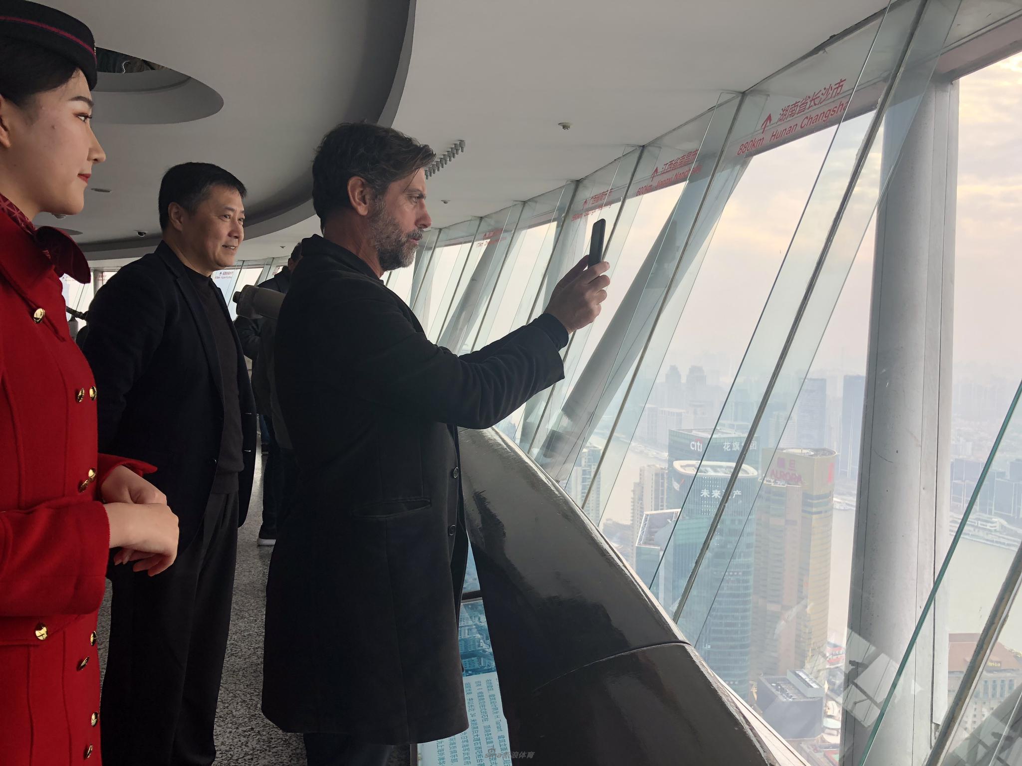 弗洛雷斯来沪考察