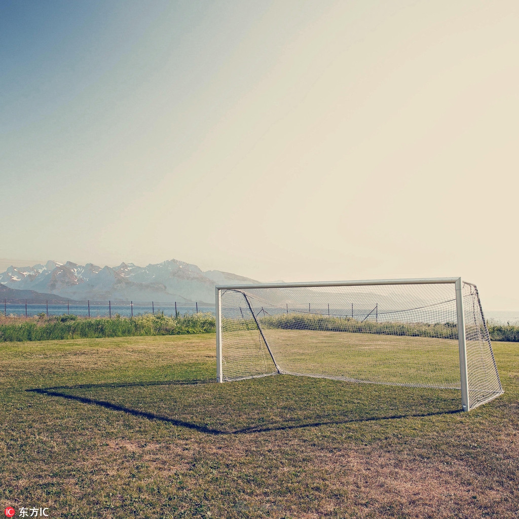 湖边球场