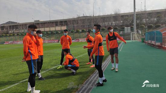 鲁能队员隔离满14天后集结