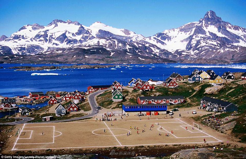 冰岛-海岸边的球场