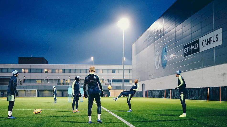 曼城集结训练 妖王全副武装