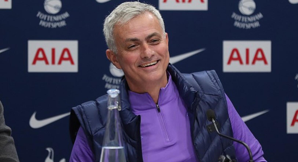 穆帅首场发布会 又爆新金句！