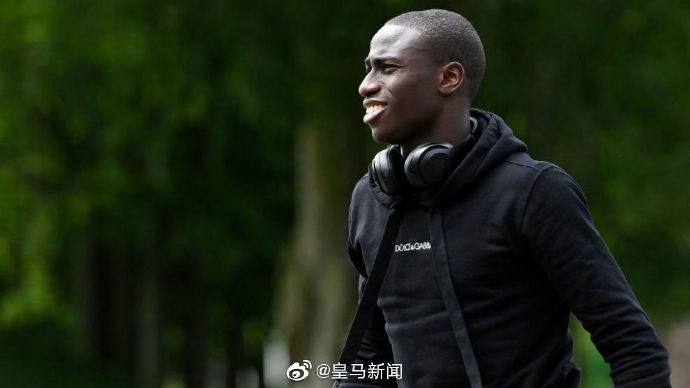 皇马第5签！法国魔翼空降来袭