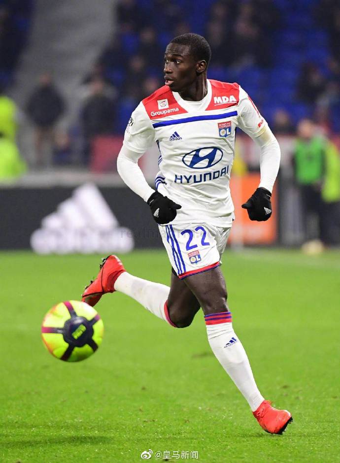 皇马第5签！法国魔翼空降来袭