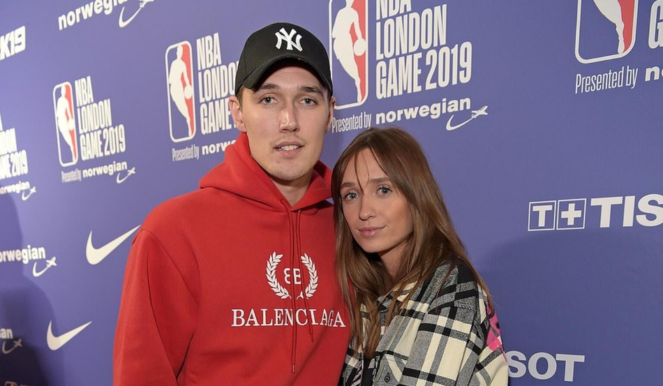 两开花！英超天王扎堆去看NBA