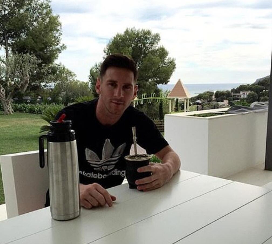 还原优质偶像梅西 孝子良友好丈夫