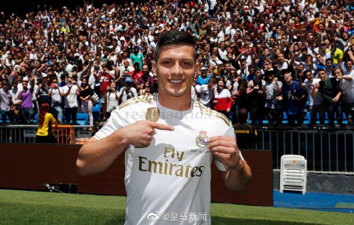 皇马新锋霸亮相 这1动作真爱无疑