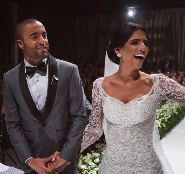 傲人上围！热刺名将艳福不浅