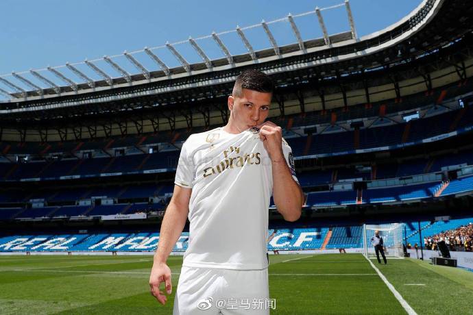 皇马新锋霸亮相 这1动作真爱无疑