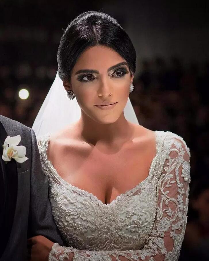 蜂腰美臀！热刺功勋娇妻美翻了