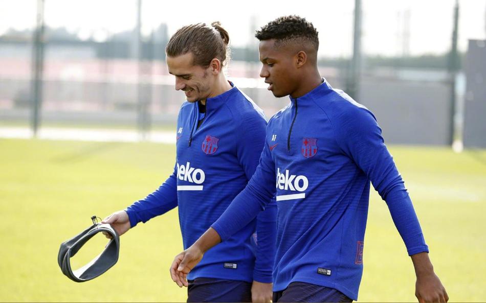 巴萨训练 梅西苏神摆爆笑pose