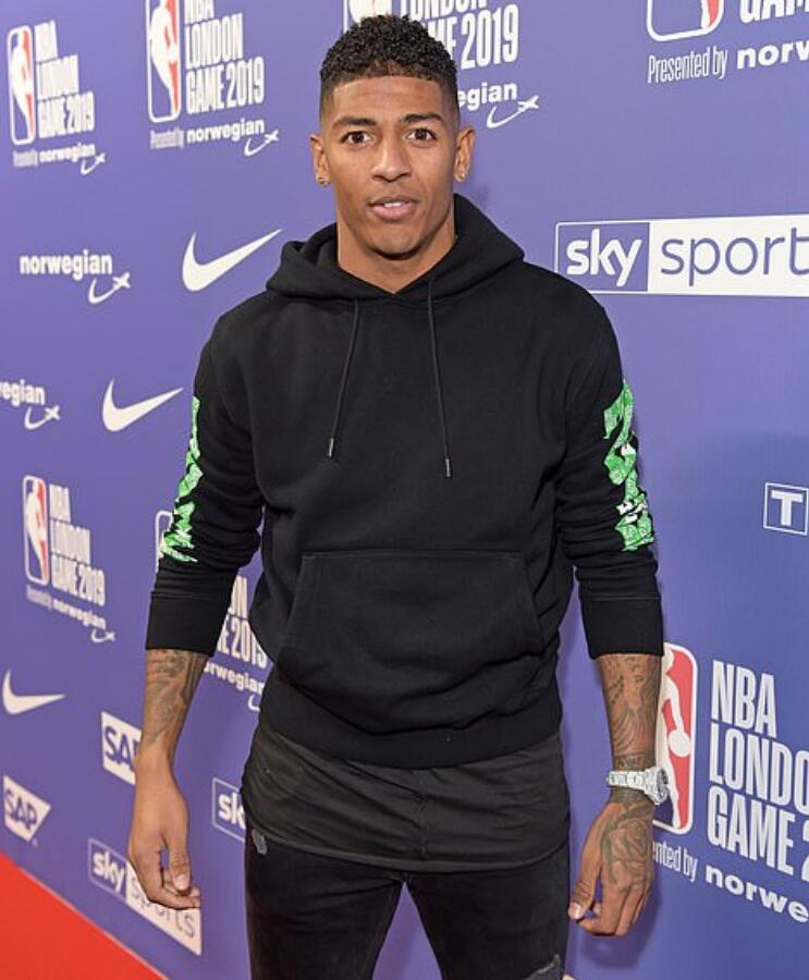 两开花！英超天王扎堆去看NBA