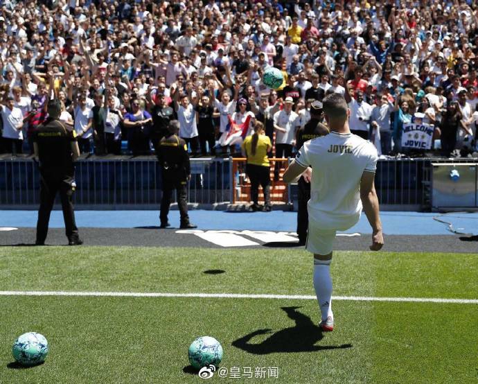 皇马新锋霸亮相 这1动作真爱无疑