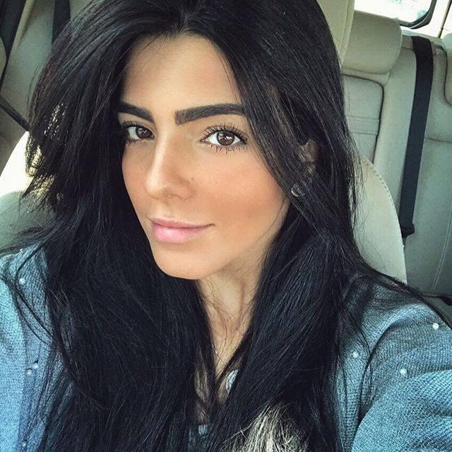 傲人上围！热刺名将艳福不浅