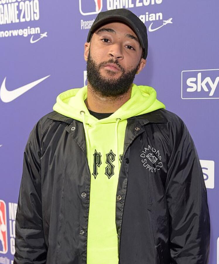 两开花！英超天王扎堆去看NBA