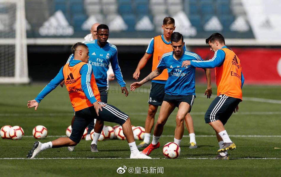 皇马备战训练 贝尔这动作真拼了