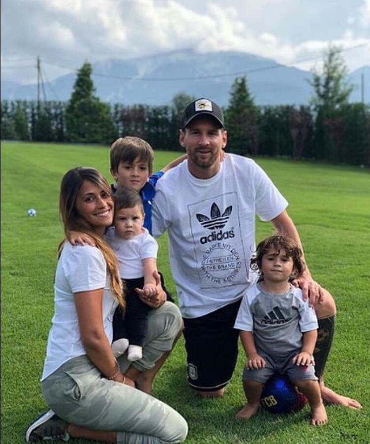 还原优质偶像梅西 孝子良友好丈夫