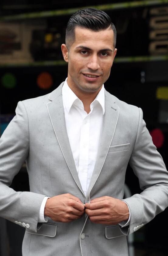 建筑工撞脸C罗 这颜值太像总裁