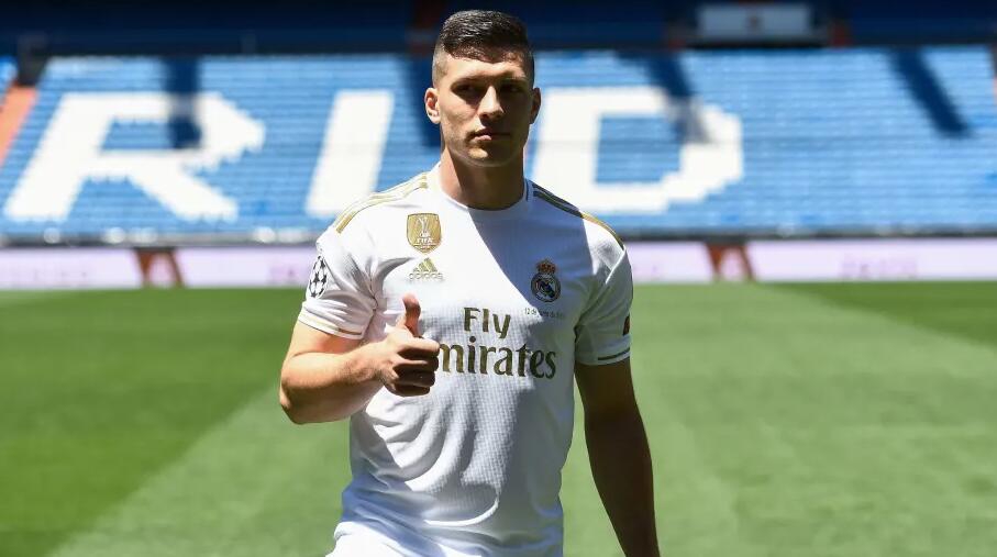 足坛升值最快10人 妖王半年涨1亿