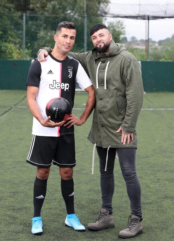 建筑工撞脸C罗 这颜值太像总裁