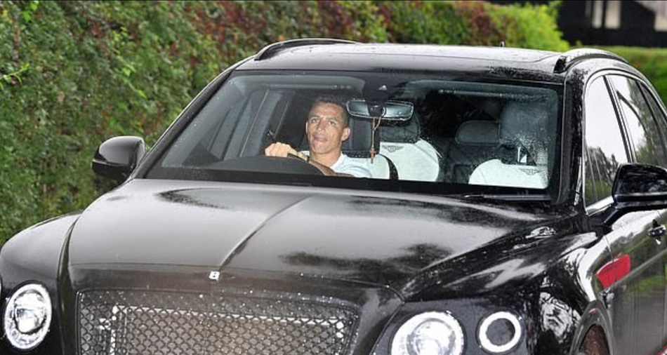 桑切斯回归曼联！一脸严肃在想啥