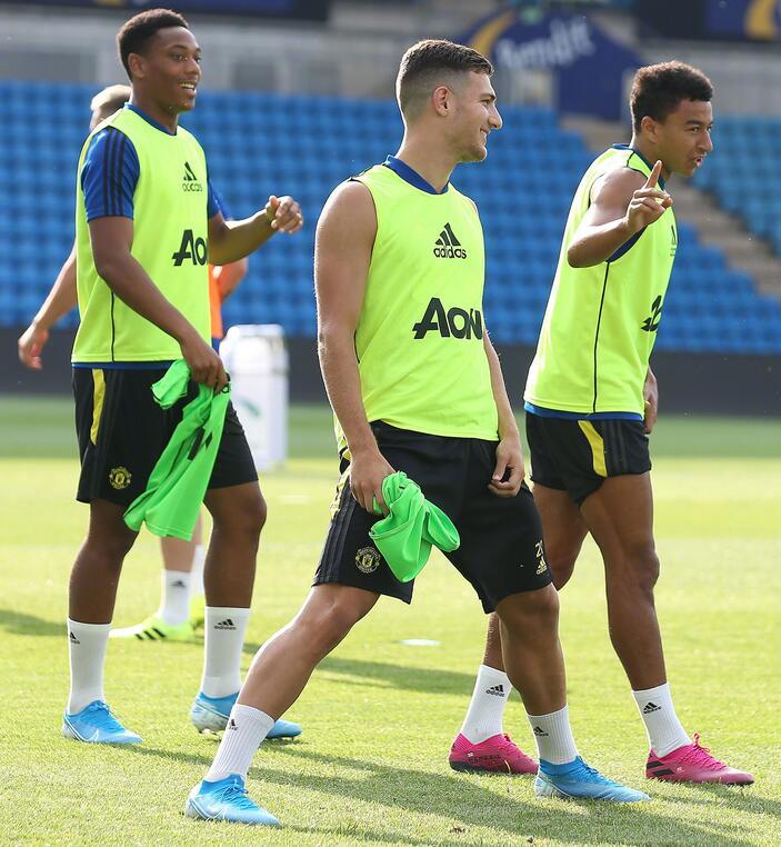 曼联备战新赛季 新援表情亮了