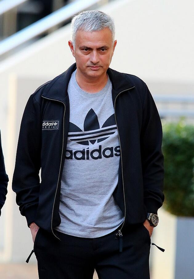 穆帅回酒店面色凝重 生死战太关键